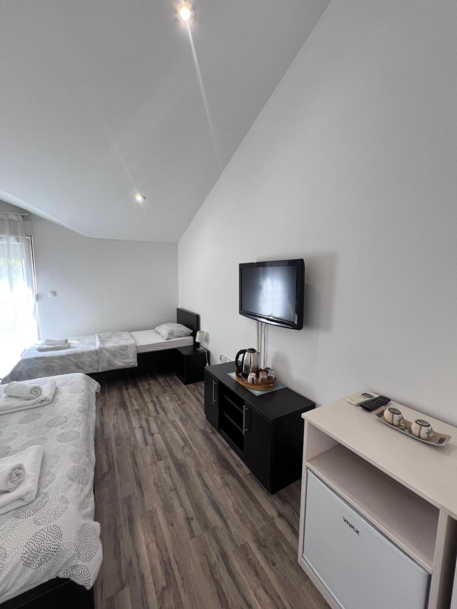 Apartments & Rooms Villa Zaad モスタル エクステリア 写真