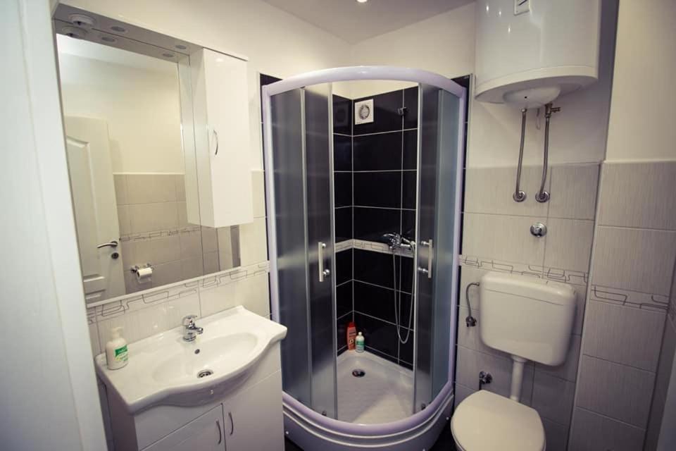 Apartments & Rooms Villa Zaad モスタル エクステリア 写真